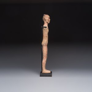 A Chinese cold-painted pottery stick man figure, Han — photo 5