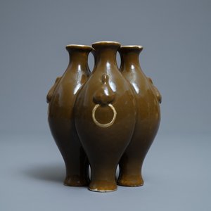 A Chinese conjoined four-part brown-glazed vase, Qianlong mark, 19/20th C. — photo 3