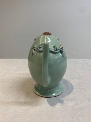 A Chinese copper-red and blue celadon-ground peach-shaped 'cadogan' ewer, Qianlong/Jiaqing — photo 3