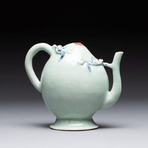 A Chinese copper-red and blue celadon-ground peach-shaped 'cadogan' ewer, Qianlong/Jiaqing — photo 3