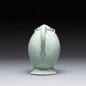 A Chinese copper-red and blue celadon-ground peach-shaped 'cadogan' ewer, Qianlong/Jiaqing — photo 4