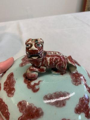 A Chinese copper-red and white 'dragon' censer and cover, 19th C. — 照片 10