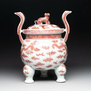 A Chinese copper-red and white 'dragon' censer and cover, 19th C. — 照片 3