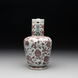 A Chinese copper-red and white 'flower scroll' ewer, Ming or later — photo 2