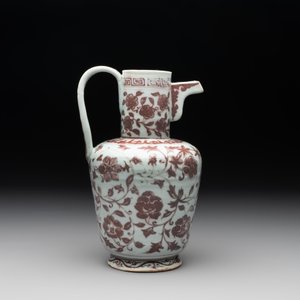 A Chinese copper-red and white 'flower scroll' ewer, Ming or later — photo 3
