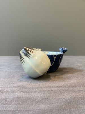 A Chinese copper-red, blue and white lotus-shaped water dropper, Kangxi — photo 3