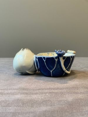 A Chinese copper-red, blue and white lotus-shaped water dropper, Kangxi — photo 4