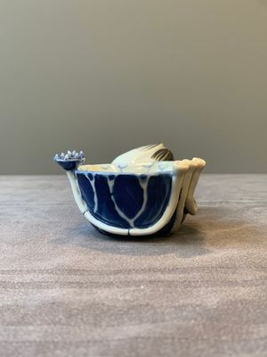 A Chinese copper-red, blue and white lotus-shaped water dropper, Kangxi — photo 5