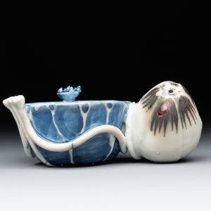 A Chinese copper-red, blue and white lotus-shaped water dropper, Kangxi — photo 3