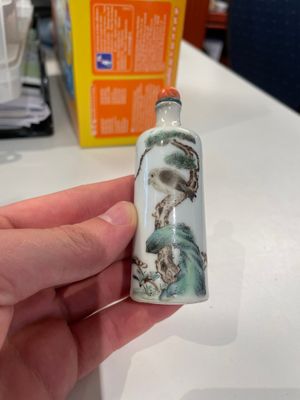 A Chinese copper-red 'dragon' snuff bottle and two famille verte snuff bottles, Gu Yue Xuan 古月軒 and Daoguang mark, 19th C. — photo 18