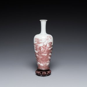 A Chinese copper-red ‘dragon’ vase on wooden stand, Kangxi mark, 19/20th C. — photo 1