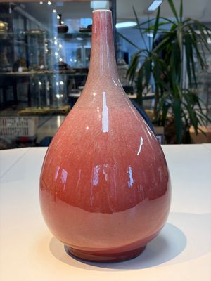 A Chinese copper-red-glazed bottle vase, 18/19th C. — photo 4