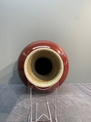 A Chinese copper-red-glazed bottle vase, 19th C. — photo 5