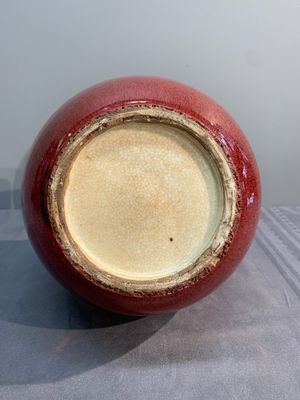 A Chinese copper-red-glazed bottle vase, 19th C. — photo 6