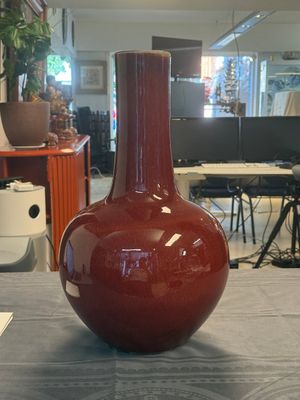 A Chinese copper-red-glazed bottle vase, 19th C. — photo 8