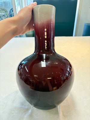 A Chinese copper-red-glazed bottle vase, 20th C. — photo 2