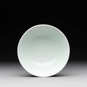A Chinese copper-red-glazed bowl, 18th C. — photo 4