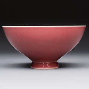 A Chinese copper-red-glazed 'Lianzi' bowl, Qianlong mark and of the period — photo 3