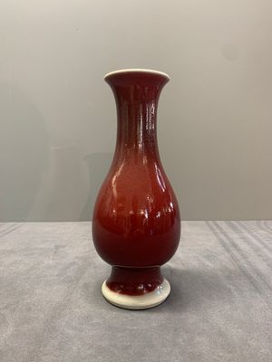 A Chinese copper-red-glazed 'pipa zun' vase, 18th C. — photo 1
