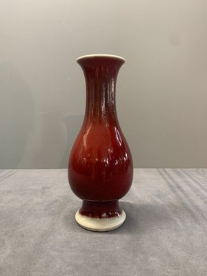 A Chinese copper-red-glazed 'pipa zun' vase, 18th C. — photo 2