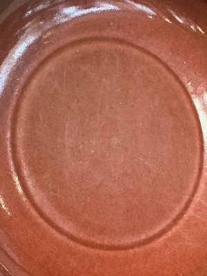 A Chinese copper-red glazed plate, Kangxi mark, 19/20th C. — foto 7