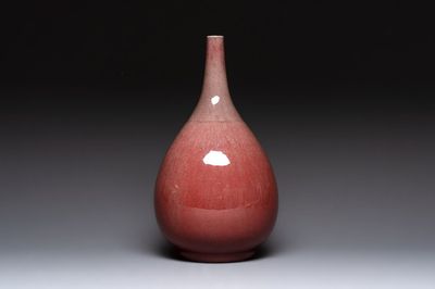 A Chinese copper-red-glazed vase, 18/19th C.