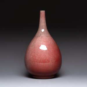 A Chinese copper-red-glazed vase, 18/19th C. — photo 2