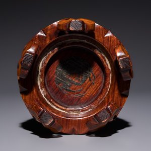 A Chinese copper-red-glazed vase on a wooden stand, 20th C. — photo 9
