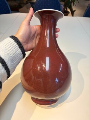 A Chinese copper-red-glazed 'Yuhuchunping' vase, Qianlong mark and of the period — 照片 1