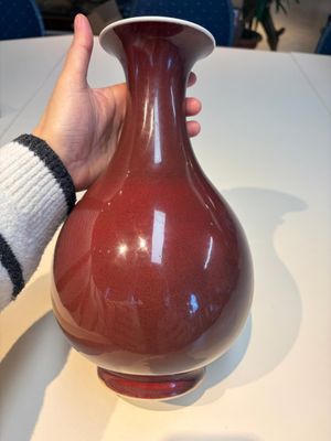 A Chinese copper-red-glazed 'Yuhuchunping' vase, Qianlong mark and of the period — 照片 2