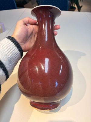 A Chinese copper-red-glazed 'Yuhuchunping' vase, Qianlong mark and of the period — 照片 3