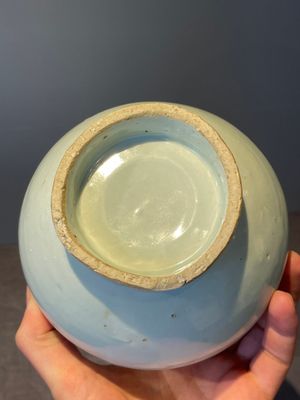 A Chinese copper-red 'yuhuchunping' 'phoenix' vase, Yuan/Ming — foto 4