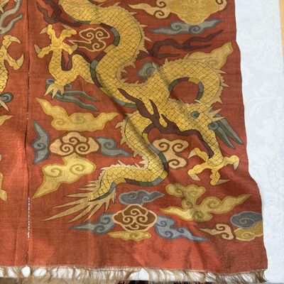A Chinese coral-ground kesi 'Dragons' panel — photo 13