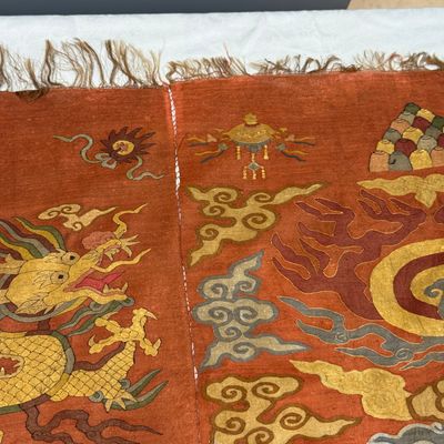 A Chinese coral-ground kesi 'Dragons' panel — photo 21