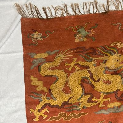 A Chinese coral-ground kesi 'Dragons' panel — photo 22