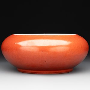 A Chinese coral-red-glazed blue, white and copper-red 'goldfish' brush washer, 20th C. — photo 3