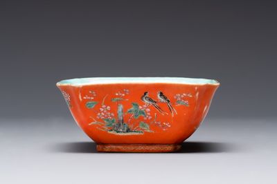 A Chinese coral-red-ground famille rose square bowl and a sgraffito-ruby-ground bowl, Qianlong and Tongzhi mark, 19/20th C. — photo 8