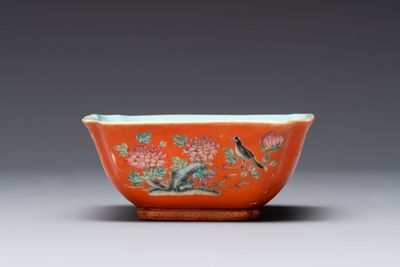 A Chinese coral-red-ground famille rose square bowl and a sgraffito-ruby-ground bowl, Qianlong and Tongzhi mark, 19/20th C. — photo 9