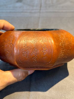 A Chinese court necklace with amber, precious stones and jade beads and an octagonal moulded gourd waterpot, Daoguang mark, 19/20th C. — 照片 12