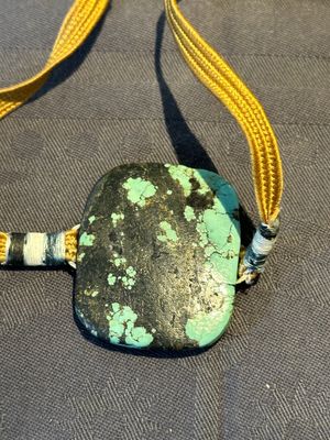 A Chinese court necklace with amber, precious stones and jade beads and an octagonal moulded gourd waterpot, Daoguang mark, 19/20th C. — 照片 3