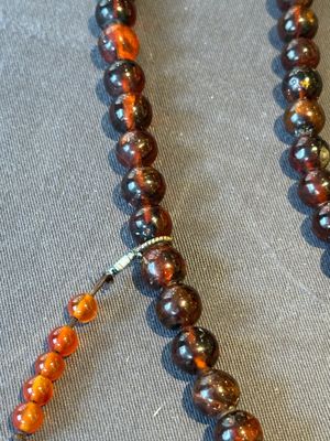 A Chinese court necklace with amber, precious stones and jade beads and an octagonal moulded gourd waterpot, Daoguang mark, 19/20th C. — 照片 5