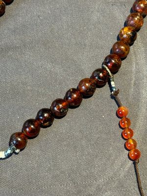 A Chinese court necklace with amber, precious stones and jade beads and an octagonal moulded gourd waterpot, Daoguang mark, 19/20th C. — 照片 6