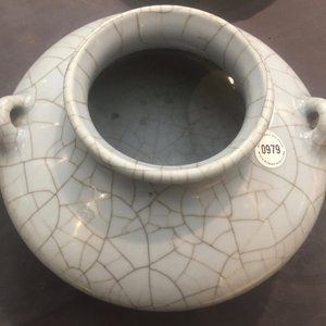 A Chinese crackle glazed tripod censer of fish basket form, Qianlong sealmark and poss. of the period — 照片 11