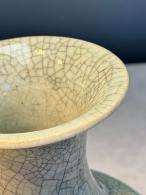 A Chinese crackle-glazed vase, 19th C. — photo 9