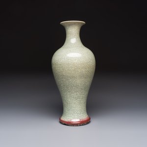 A Chinese crackle-glazed vase, 19th C. — photo 2