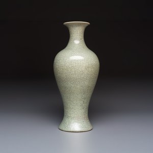 A Chinese crackle-glazed vase, 19th C. — photo 4