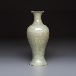 A Chinese crackle-glazed vase, 19th C. — photo 5