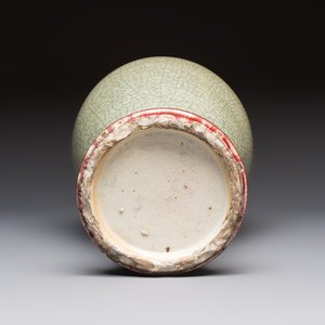 A Chinese crackle-glazed vase, 19th C. — photo 7