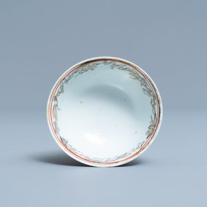 A Chinese 'crane and carps' cup and saucer, Yongzheng — 照片 8