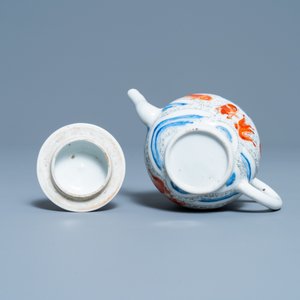 A Chinese 'crane and carps' teapot and cover, Yongzheng — 照片 7